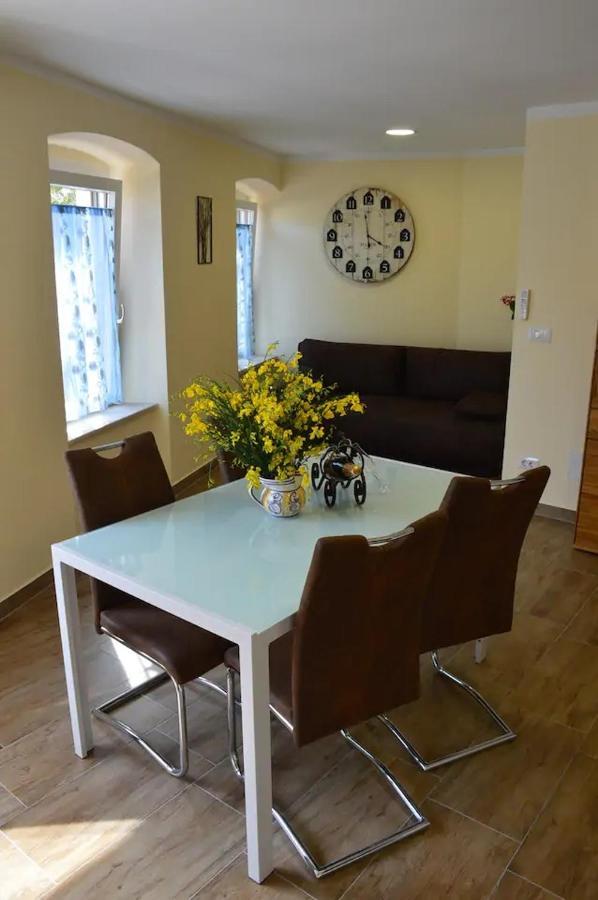 Old Town Apartment Popovic Върсар Екстериор снимка
