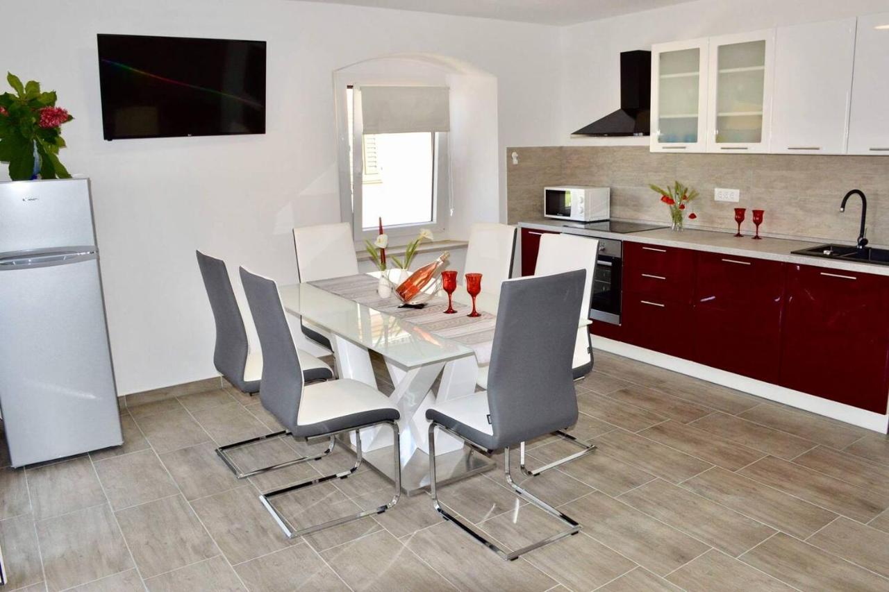 Old Town Apartment Popovic Върсар Екстериор снимка